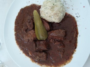 Hirschgulasch