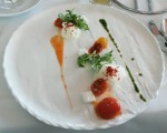 Tomate und Ziegenjoghurt (Mousse, Kaltschale und Kompott mit gestocktem ... - nullneun - Graz