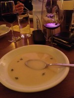 Selleriecremesuppe mit frischem Majoran