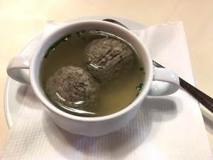 Leberknödelsuppe