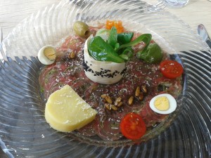 Carpaccio vom Almochs mit eingelegten Köstlichkeiten - Gasthof Knappenwirt - Mariahof