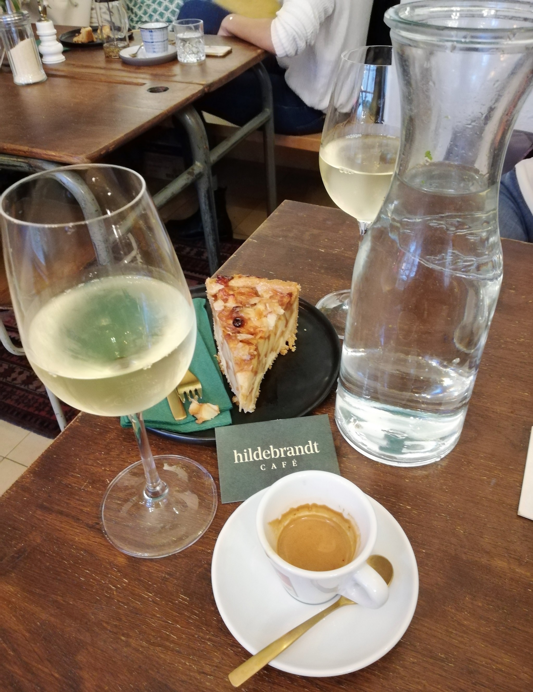 Top Espresso von Alt Wien, sensationell gute Apfeltorte, GV vom Jurtschitsch - Hildebrandt Cafe - Wien