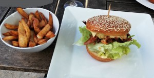 Pulled Pork Burger, sehr gut..... - Donaugartl Floh - Langenlebarn