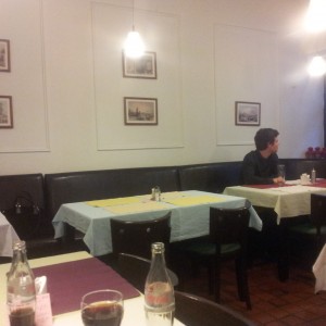 Der angestammte Bereich mit den Tischen. - Kebab-Haus - Wien