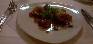 HALBE PORTION, glacierte Ganslleber mit Honigäpfel auf Grünzeug mit ... - Meixner's Gastwirtschaft - Wien