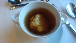 Rindsuppe mit Kaspressknödel - Buffet-Restaurant "China Grill" - Bad Erlach