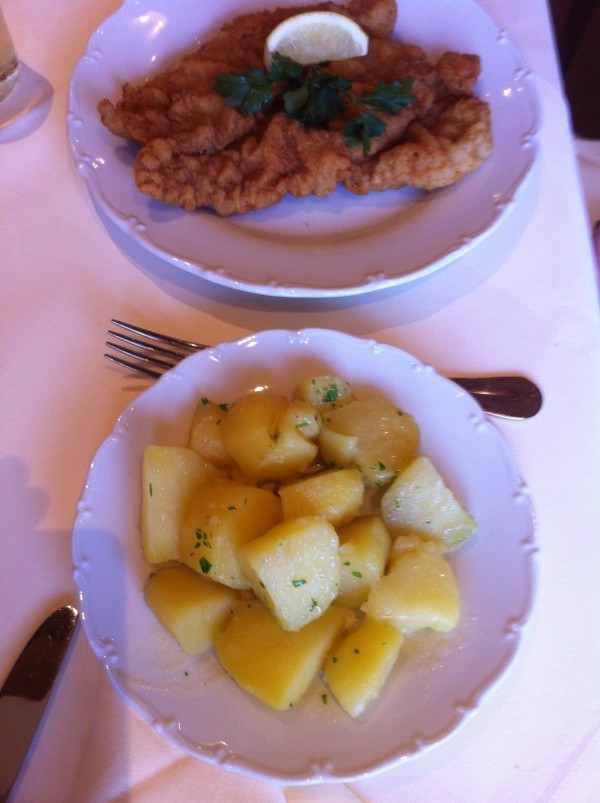 Wiener Schnitzel - Restaurant GAUDIUM VINI im Hotel Veltlin - Poysdorf