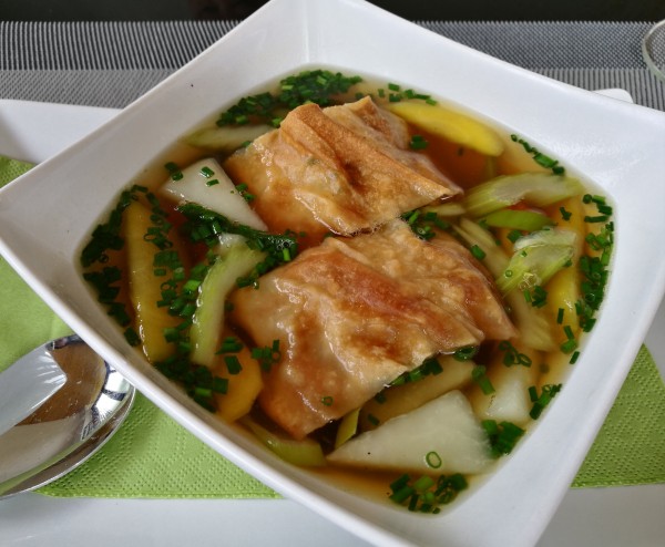 Suppe mit Fleischstrudel - Wirtshaus Dahoam - Bruck an der Mur