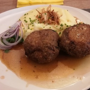 Fleischlaberl (sehr groß) - Schwaigerwirt - Wien