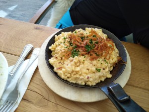 Kasnocken mit braunem Zwiebel