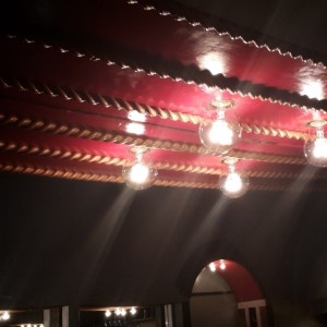 Die Beleuchtung über den Tischen - Kleines Cafe - Wien