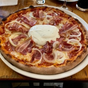 Pizza Giuliano (Speck, Zwiebel und Rahmdressing), gute Pizza, etwas ... - Giuliano Due - Wien
