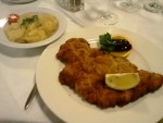 Kalbswienerschnitzel mit Erdäpfelsalat