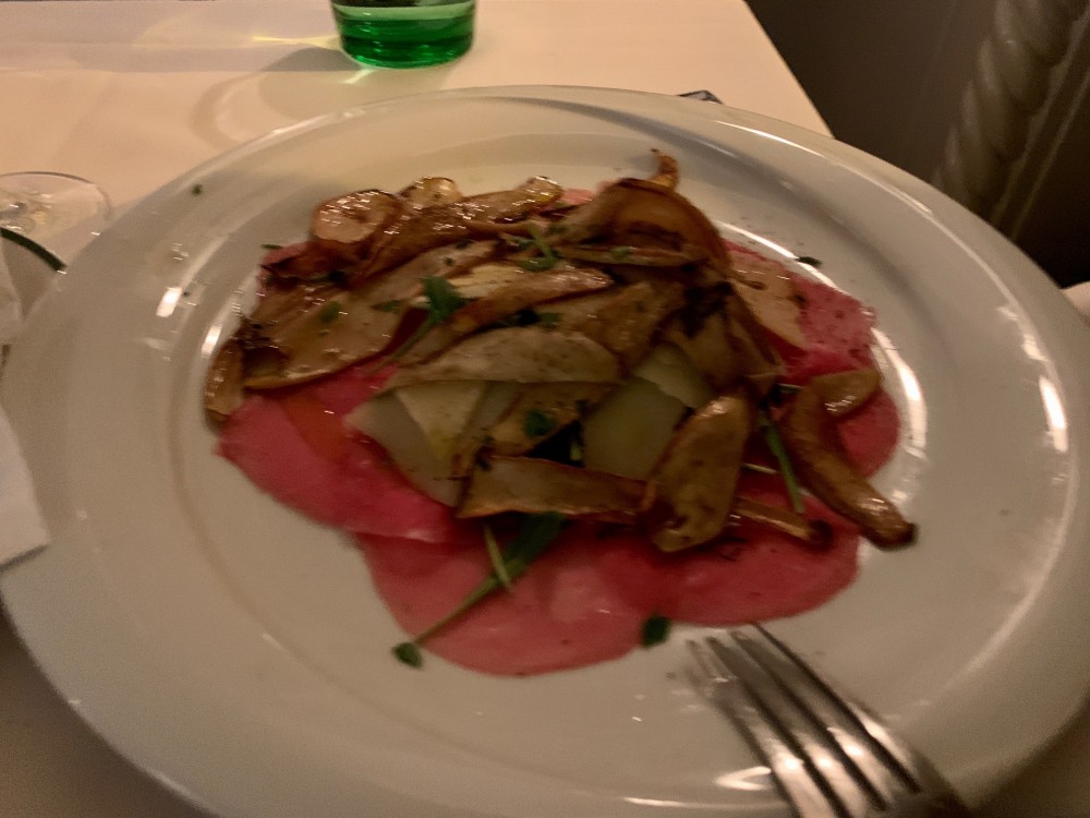 Carpaccio di Manzo mit Kräuterseitlingen, sehr gut - mangia e ridi - Wien