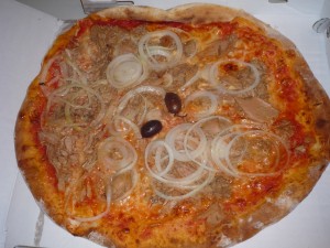 Pizza Tonno - Pizzeria Volare - Wien