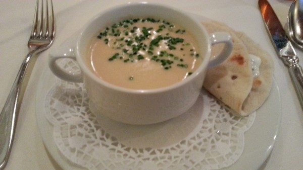 Brauhaus-Biobier-Knoblauchcremesuppe mit Feuerfleck - Brauhotel Weitra - WEITRA