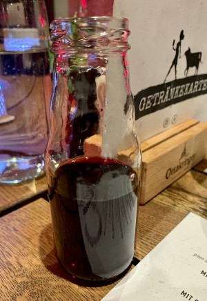 Wein - "Karaffe", interessant und auch ein Design-Alleinstellungsmerkmal des ... - Mama & Der Bulle - Wien