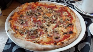 Pizza Regina - La Stella - Salzburg