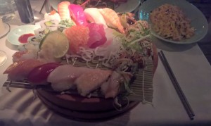 Dots Sushi Lovers, vorzüglich! Rechts gebratener Eierreis - DOTS - im Brunnerhof - Wien