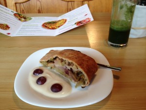 Apfel-Birnen-Strudel - Delicious - Klagenfurt