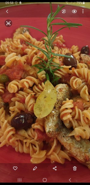 Fusilli mit Sardinen und Kapern