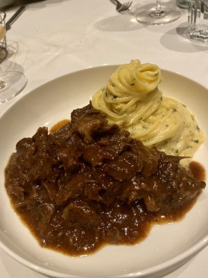Ochsenschlepp mit Pasta - echtes „Seelenfutter“ - Duspara - Wien