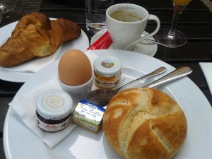 Wortner Kleines Wiener Fühstück mit Croissant - Café Wortner - Wien