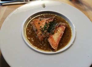 Französische Zwiebelsuppe mit Käsetoast - Heidenkummer - Wien