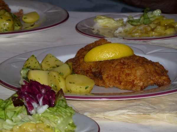 Wiener Schnitzel - Landgasthof "Zur schönen Wienerin" - Marbach an der Donau