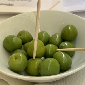 Oliven als Gedeck - mangia e ridi - Wien
