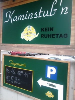 Kaminstub'n Einfahrt zum Parkplatz - Kaminstub'n - Schwechat - Mannswörth