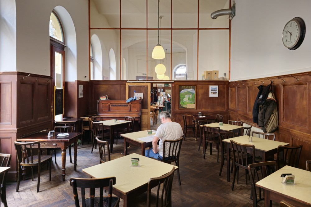 Blauensteiner - Hinterer Gastraum - so leer war's kurze Zeit, später nicht ... - Blauensteiners Gasthof Zur Stadt Paris - Wien