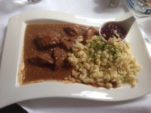 Bierfleisch mit hausgemachten Spätzle  - Gasthaus Hintersee - Hintersee