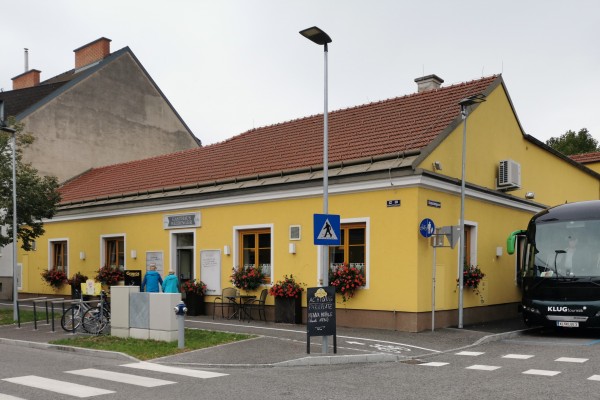 Weidinger - Straßenfront - Weidinger - Wiener Neustadt