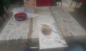 Tisch im Gastgarten, Mai 2015 - Daylounge Café - Wien