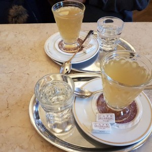 Apfel-Whisky-Punsch mit Jameson Whisky - Cafe Museum - Wien