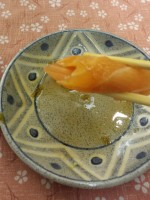 Schritt 3. So in die Soya-Soße tunken und essen. - Nihon Bashi - Wien