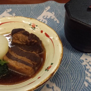 Geschmortes Bauchfleisch mit Rettich. Das Fleisch hatte keine Konsistenz ... - Nihon Bashi - Wien