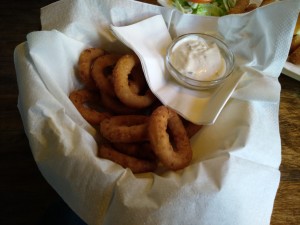 Onion Rings mit Dip-Sauce