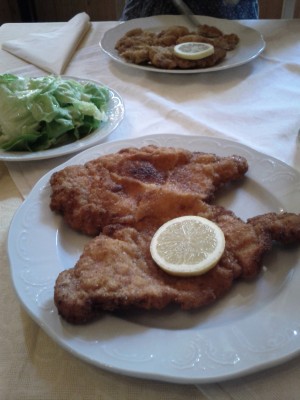 Surschnitzel.... etwas dunkel aber geschmacklich sehr in Ordnung! - Steyrerhof - Himberg