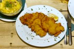 Maxingstüberl - Wiener Schnitzel - luftige weiche Panier - Fleisch oberste ... - Maxingstüberl - Hietzinger Weinstüberl - Wien