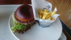 Classic Burger mit Pommes