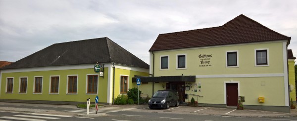 Seit 1896 ist das Dorfwirtshaus in Familienbesitz, wie mir die ... - Gasthaus zum Goldenen Kreuz - Feuersbrunn