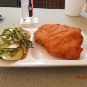 Wiener Schnitzel mit Reis und Salat - Heidenkummer - Wien