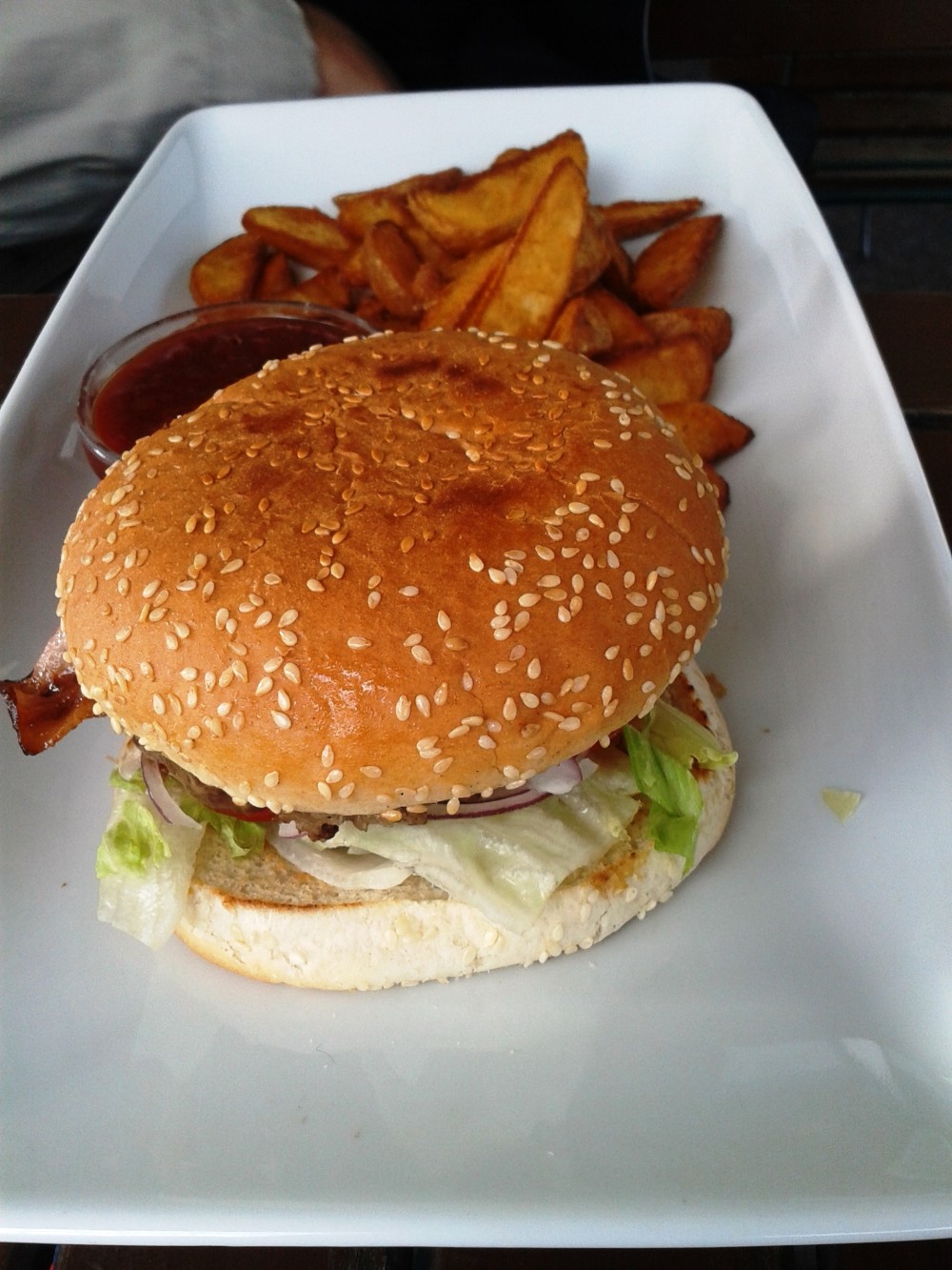 Columbusbräu - Columbus-Burger 'AMERICAN STYLE' ohne Käse (EUR 11,40) - Columbus Bräu - Wien