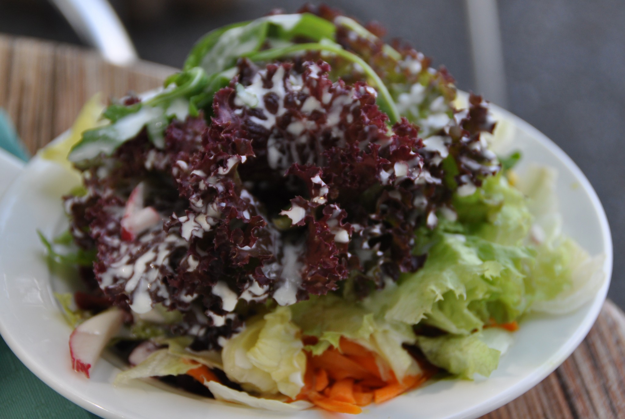 Bunter Salatteller mit French Dressing - Wirtshaus am See - Bregenz