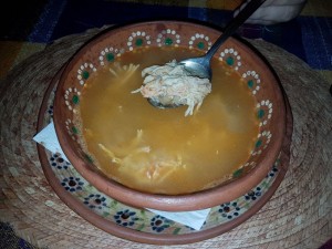"Consome de Pollo" (Hühnersuppe) - Taqueria Los Mexikas - Wien