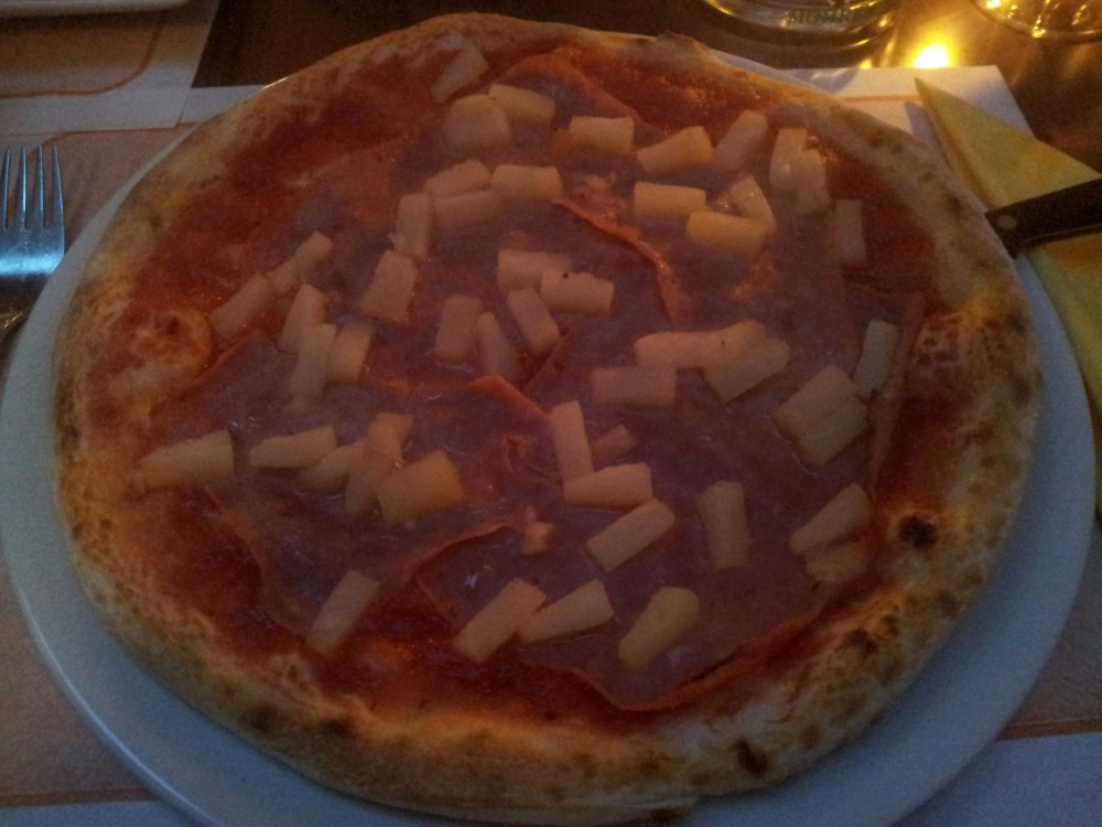 Pizza Hawaii (7,90 Euro) ohne Käse. - Pizzeria Da Vinci - Hard