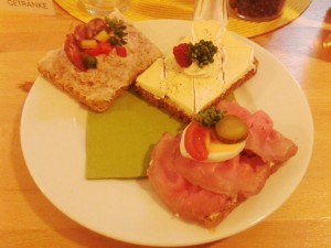 Verhackert, Camembert, Roastbeef - Doret - Die Brötchenmanufaktur - Graz