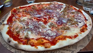 Pizza Tonno - L'Osteria - Wien